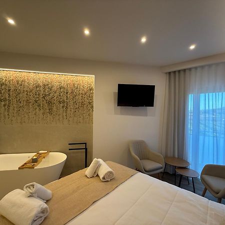 Hotel Siskets Torrente de Cinca ภายนอก รูปภาพ