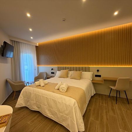 Hotel Siskets Torrente de Cinca ภายนอก รูปภาพ